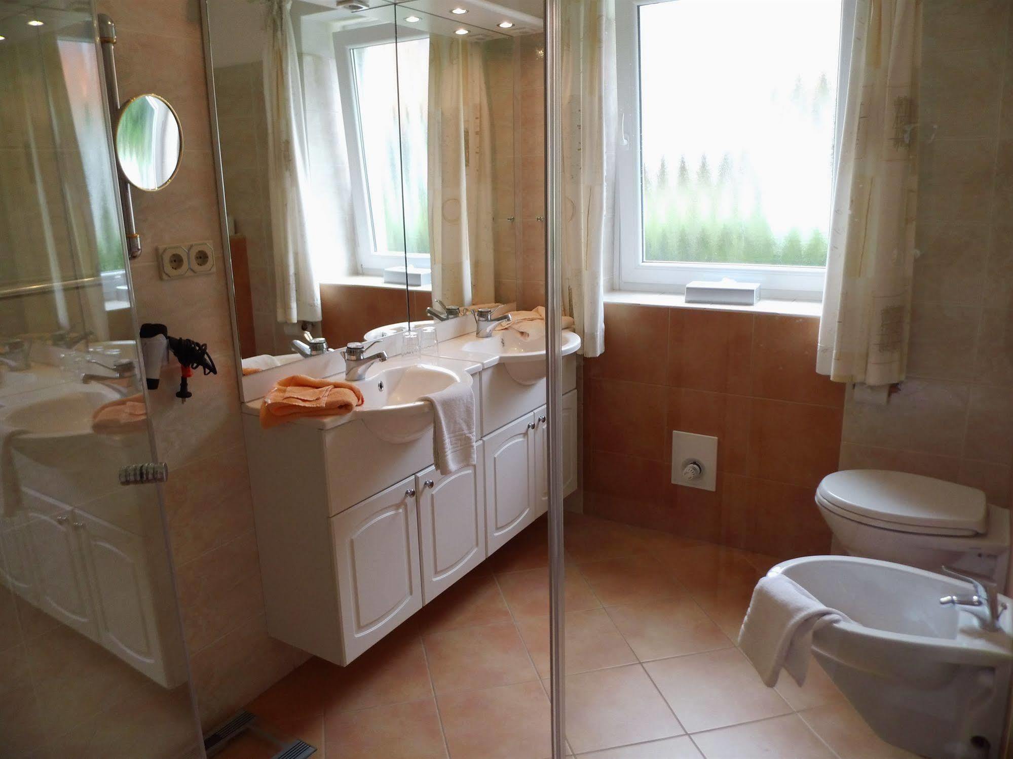 Parkhotel Weber-Mueller บัดเลาเทอร์แบร์ก ภายนอก รูปภาพ